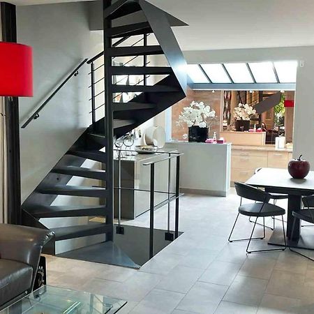 Charming Townhouse With Garden In The City Of Love Parigi Esterno foto