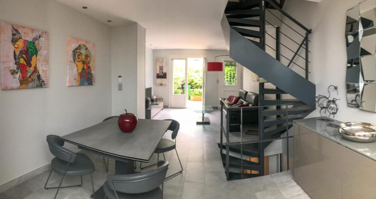 Charming Townhouse With Garden In The City Of Love Parigi Esterno foto