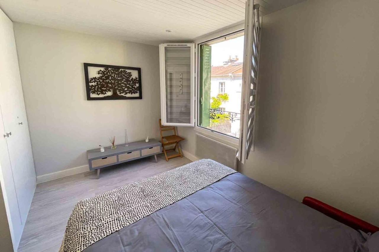 Charming Townhouse With Garden In The City Of Love Parigi Esterno foto